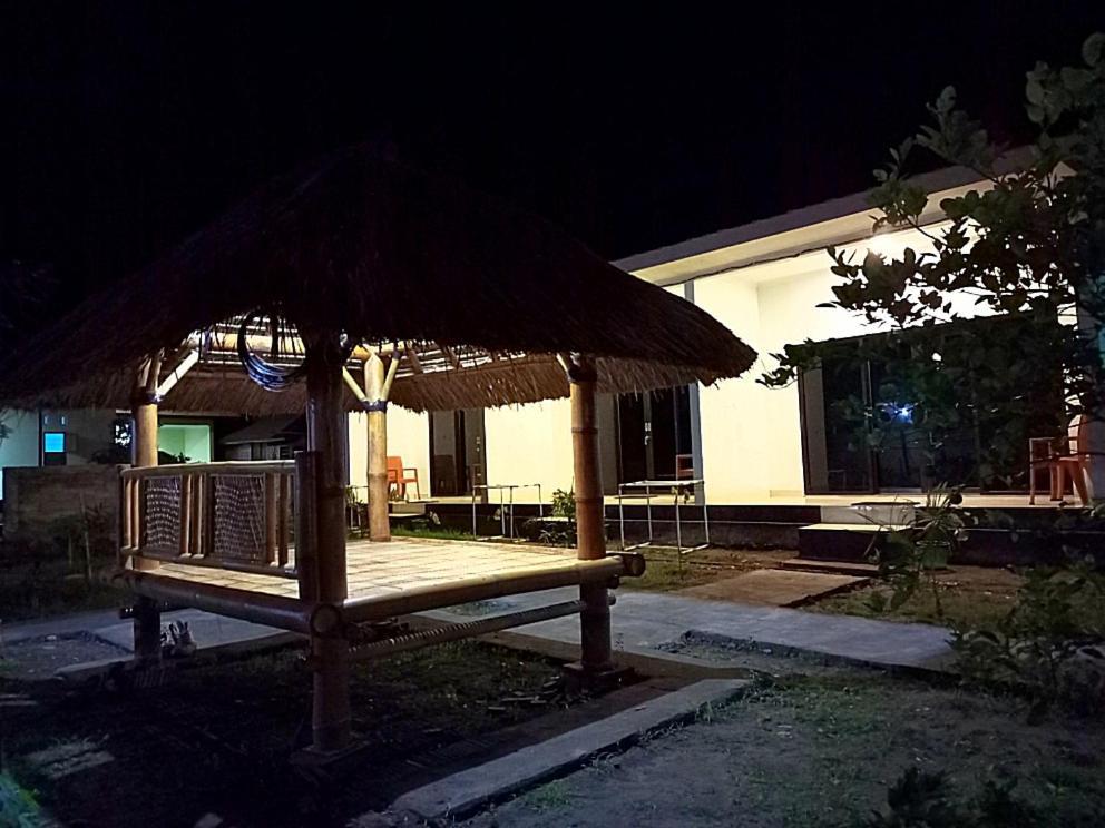 Simpang Hostel Kuta  Экстерьер фото